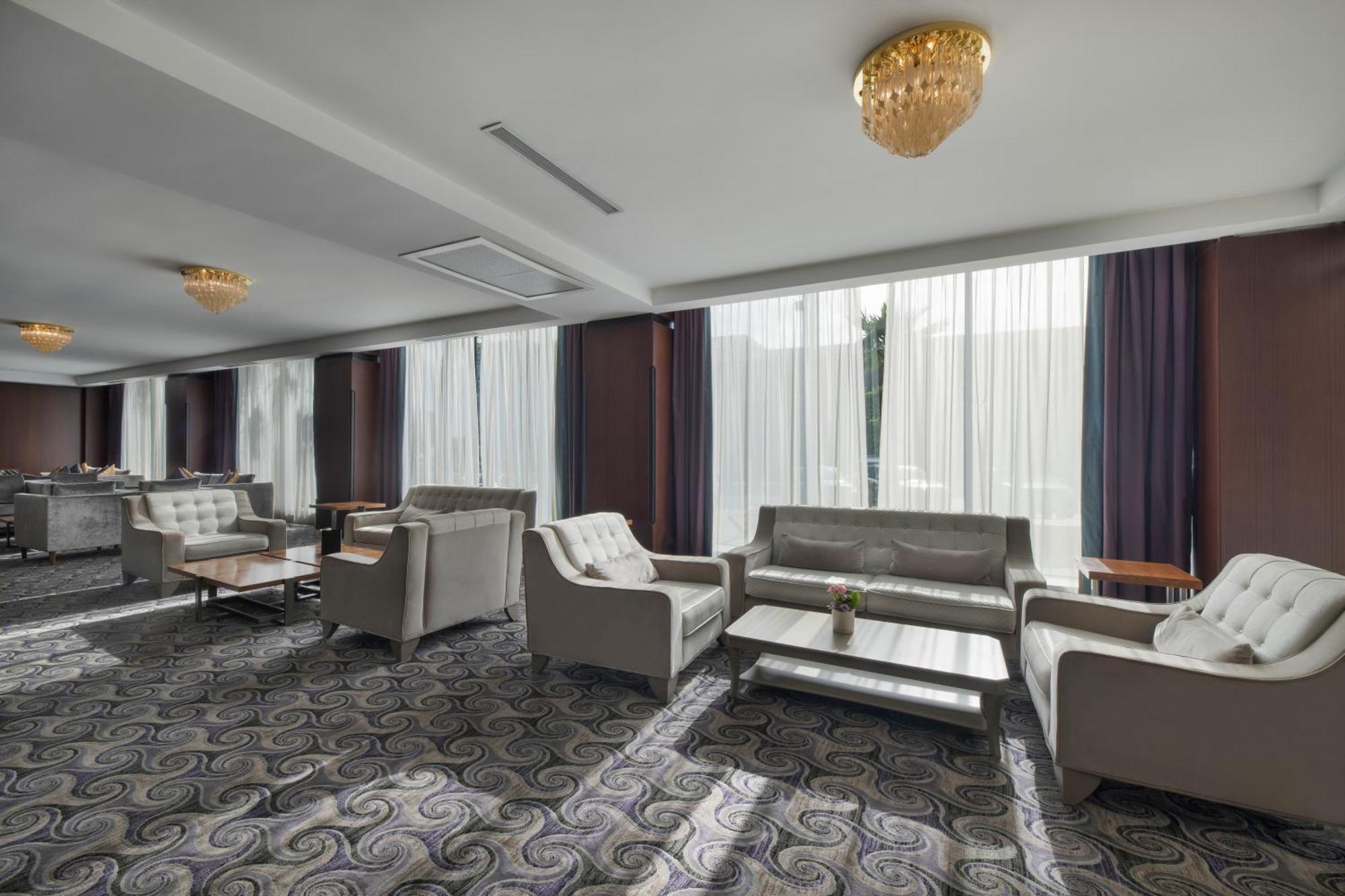 Grand Mogador City Center Касабланка Экстерьер фото The lounge at the airport