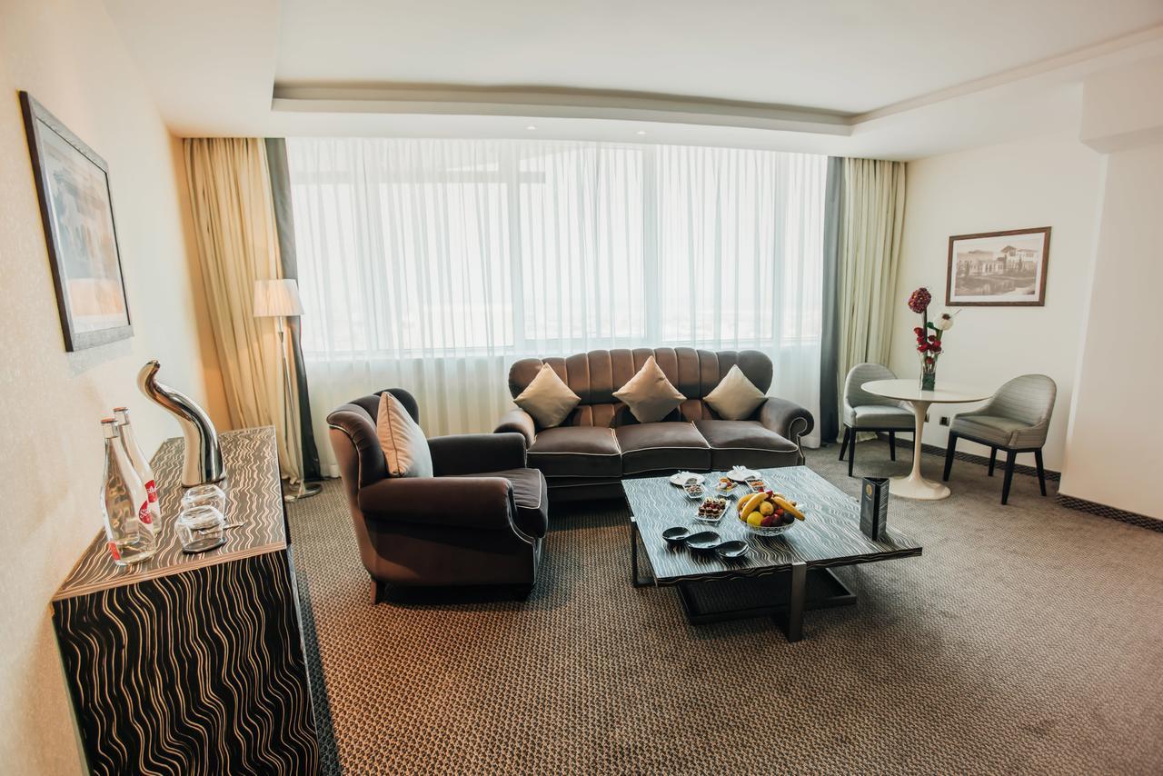 Grand Mogador City Center Касабланка Экстерьер фото A suite at the hotel