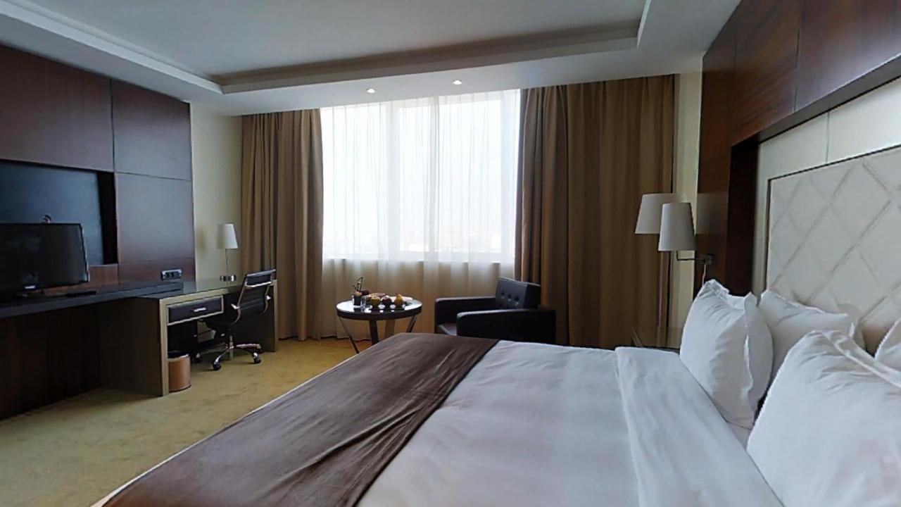 Grand Mogador City Center Касабланка Экстерьер фото A room at the Radisson Blu Hotel, Tbilisi